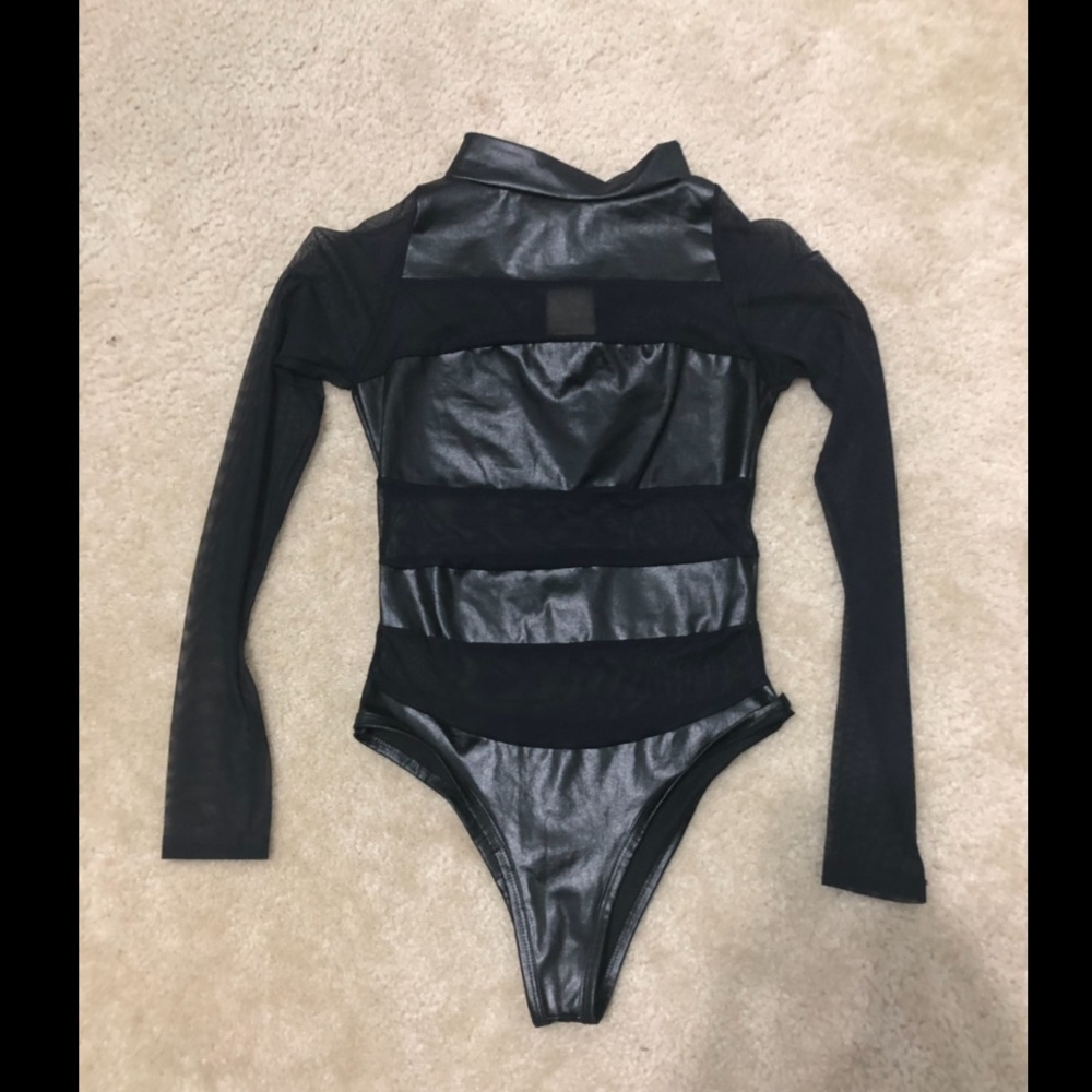 Black clubwear bodysuit🥂🍾